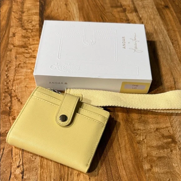 Andar Lo Butter Wallet - Picture 1 of 4